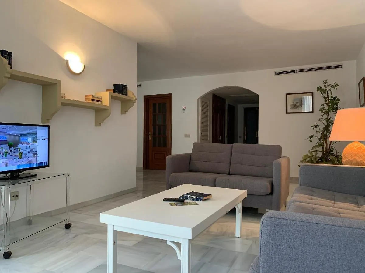 Benabola Hotel & Suites Marbella Lägenhetshotell